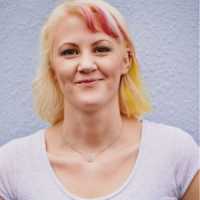 Porträt von Angelika K., Kundin von JUREBU mit Reiseerfahrung