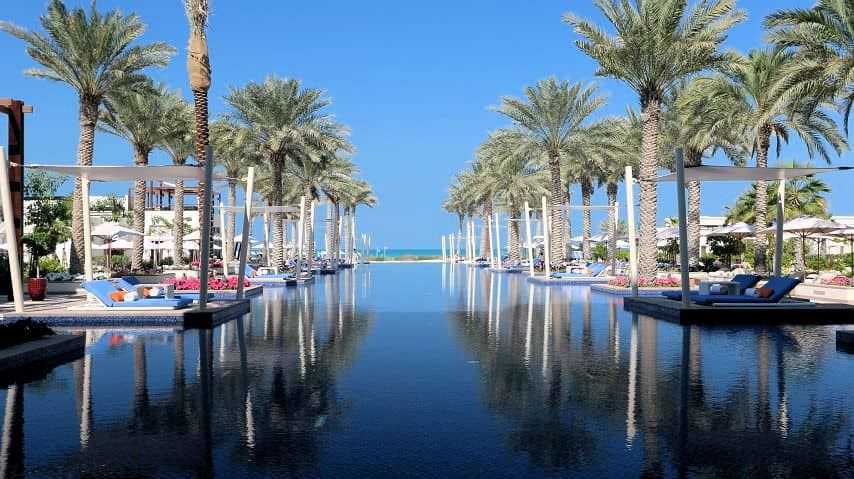 Abu Dhabi Einreise - Pool im Grand Hyatt Abu Dhabi - Foto von JUREBU