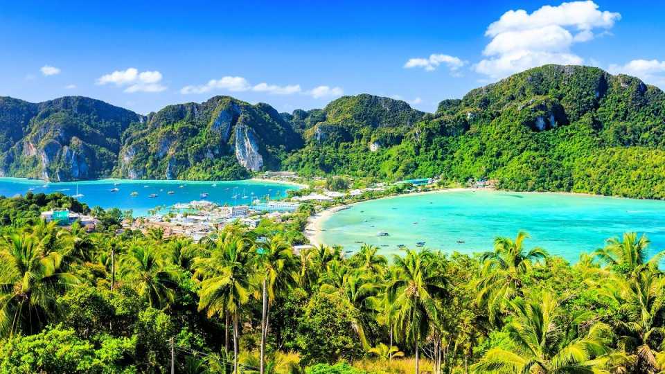 Panoramablick auf tropische Bucht in Thailand – ideal für Kombireise Thailand mit Badeurlaub und Rundreise