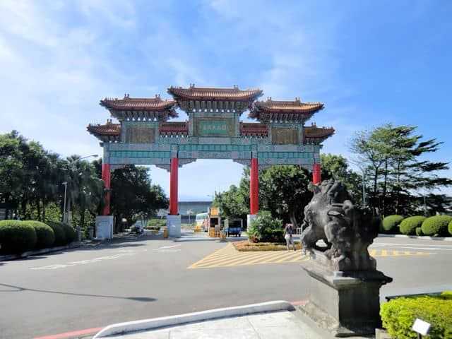 Inforeise Taiwan 2010 - Zufahrt zum Grand Hotel Taipei - Foto von JUREBU